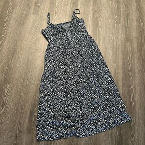 Old Navy floral dress. Size Medium Long